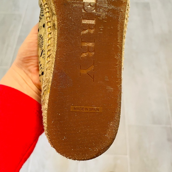 Authentic Burberry leather flats. Made in Spain. Size 8. Soft and comfy. - Picture 13 of 13